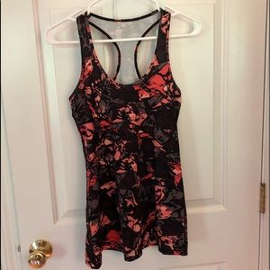 Lululemon tank